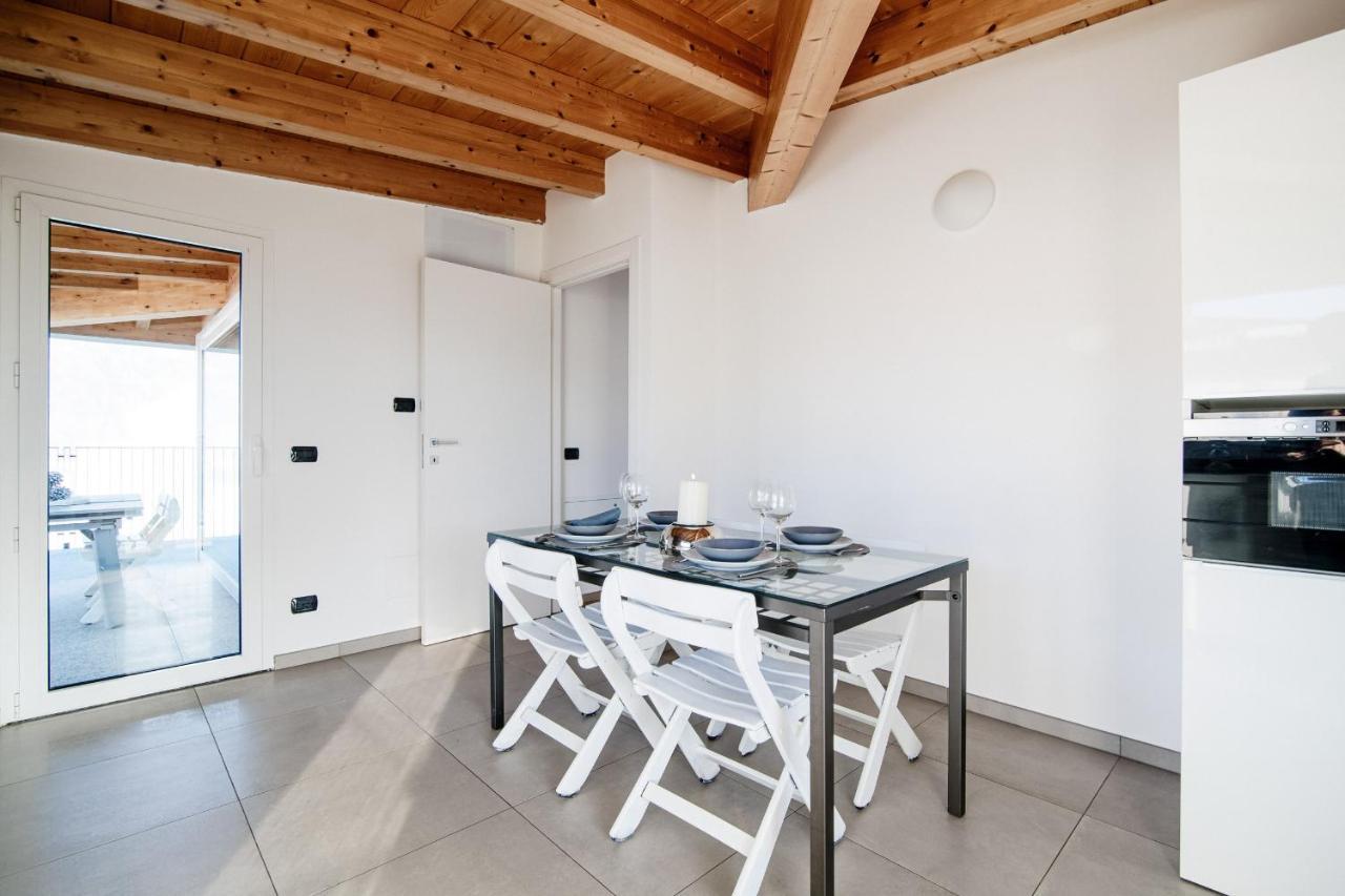 White Attic - By Myhomeincomo Camnago Volta Exterior photo