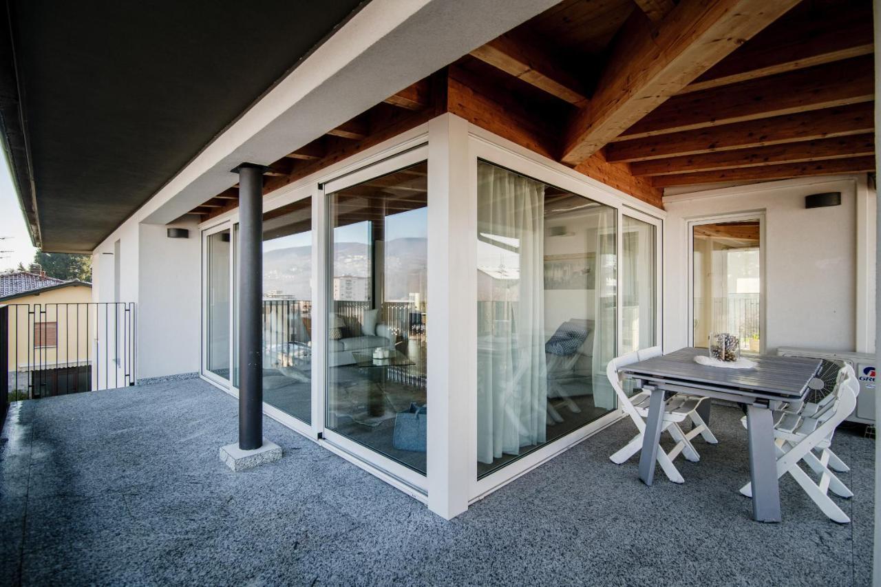 White Attic - By Myhomeincomo Camnago Volta Exterior photo